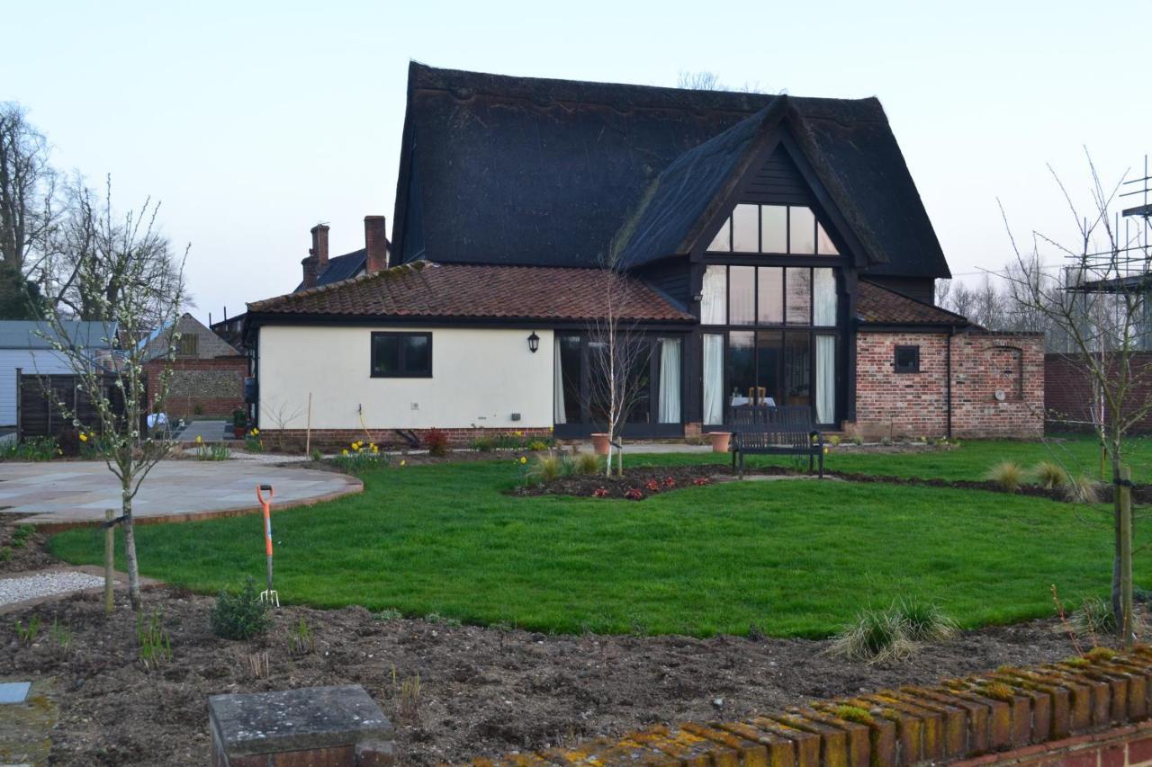 Wortwell Hall Barn Extérieur photo